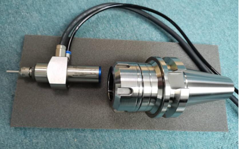 加工中心加裝增速刀柄.jpg 加工中心加裝增速刀柄.jpg